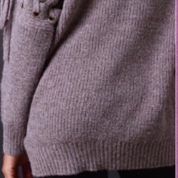 Plum Chunky Knit Lace Up Sleeves Accent Sweater Top - Picture 6 of 8